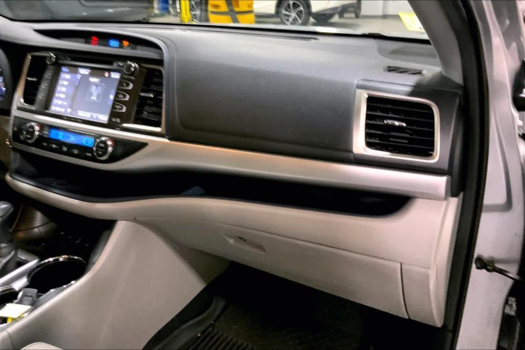 used 2019 Toyota Highlander car, priced at $26,488