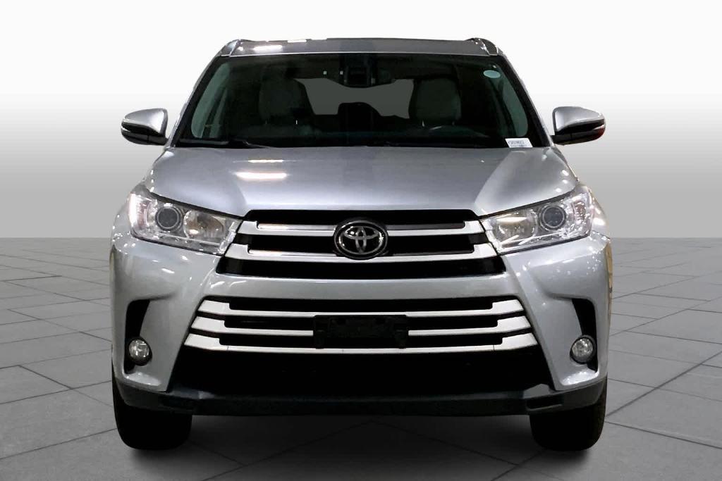 used 2019 Toyota Highlander car, priced at $26,988