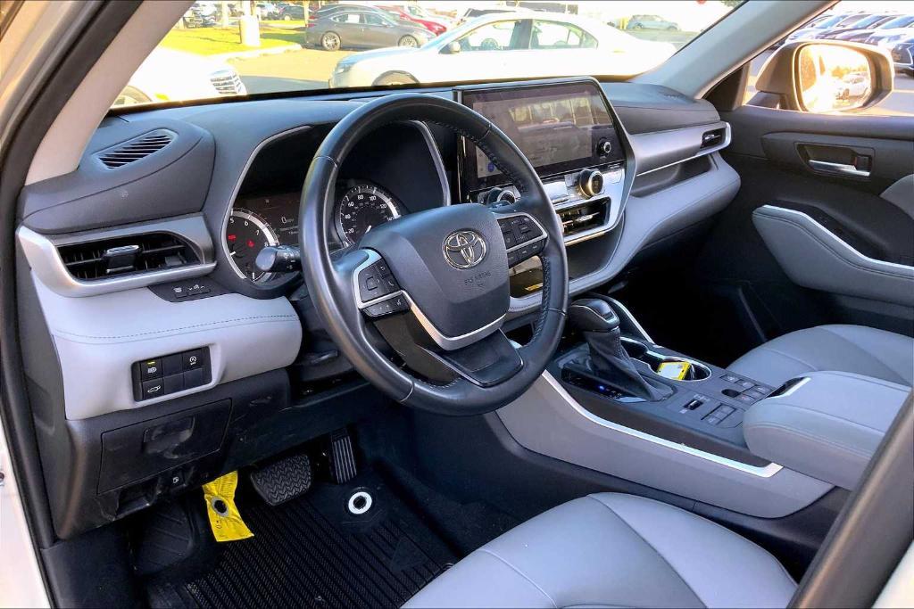 used 2023 Toyota Highlander car, priced at $37,988