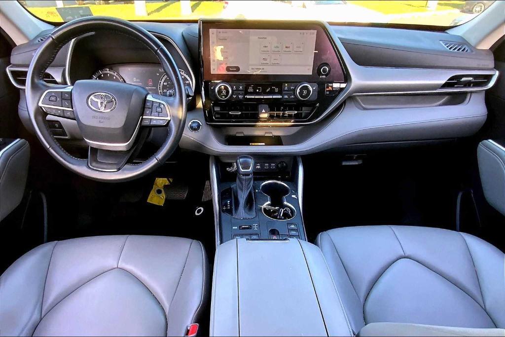 used 2023 Toyota Highlander car, priced at $37,988