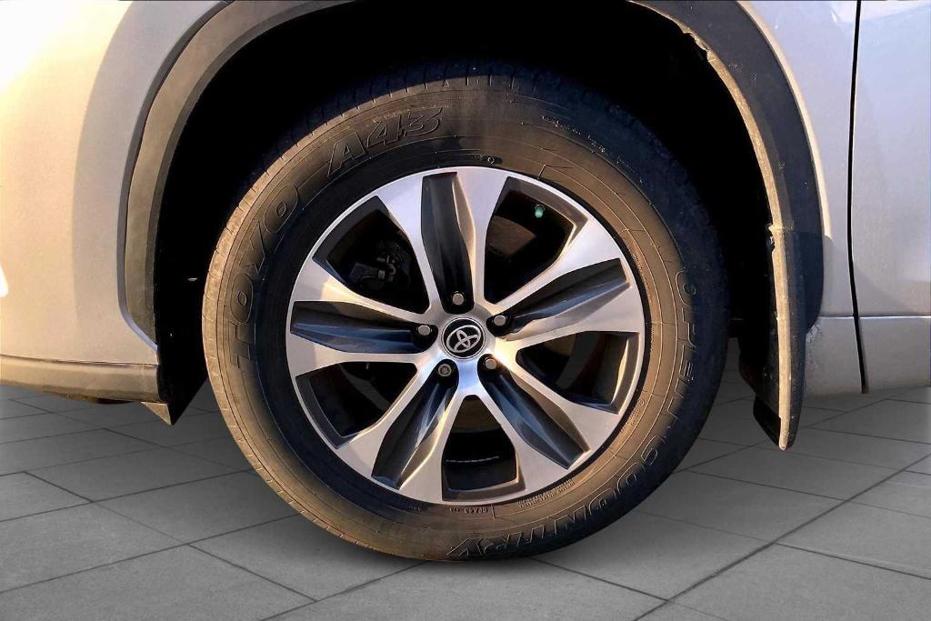 used 2023 Toyota Highlander car, priced at $37,988