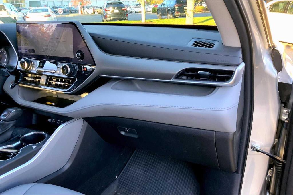 used 2023 Toyota Highlander car, priced at $37,988