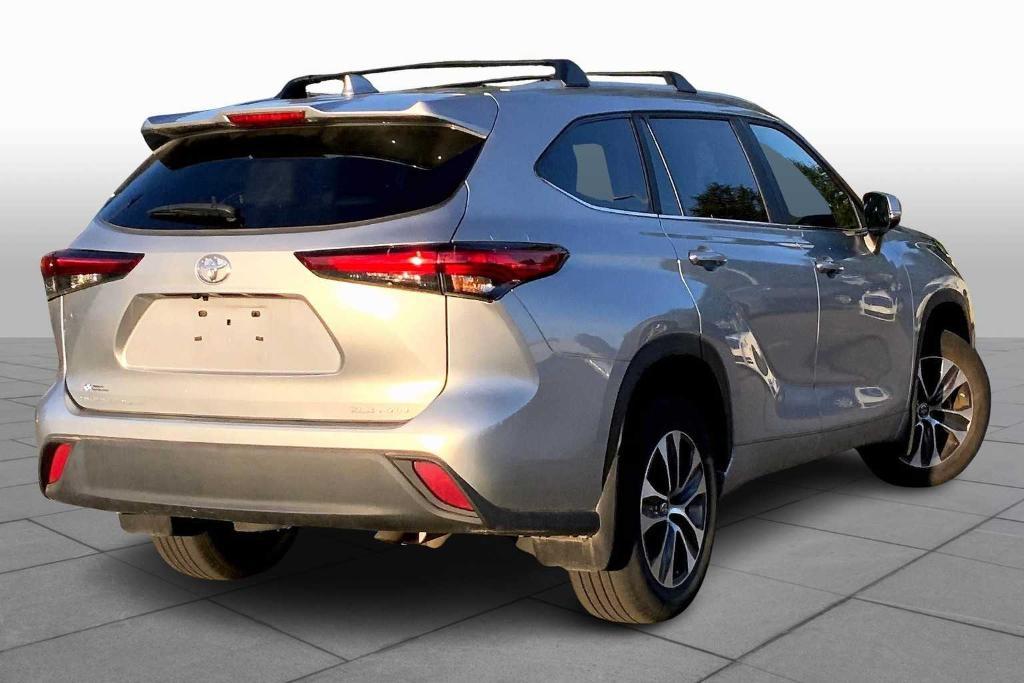 used 2023 Toyota Highlander car, priced at $37,988