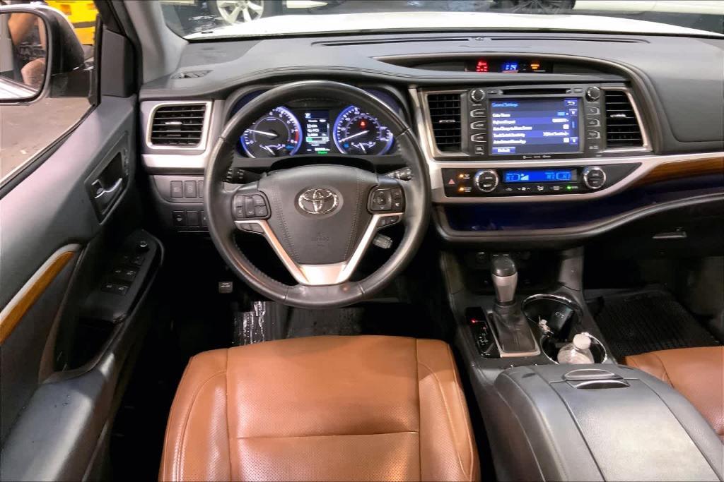 used 2019 Toyota Highlander car, priced at $25,988