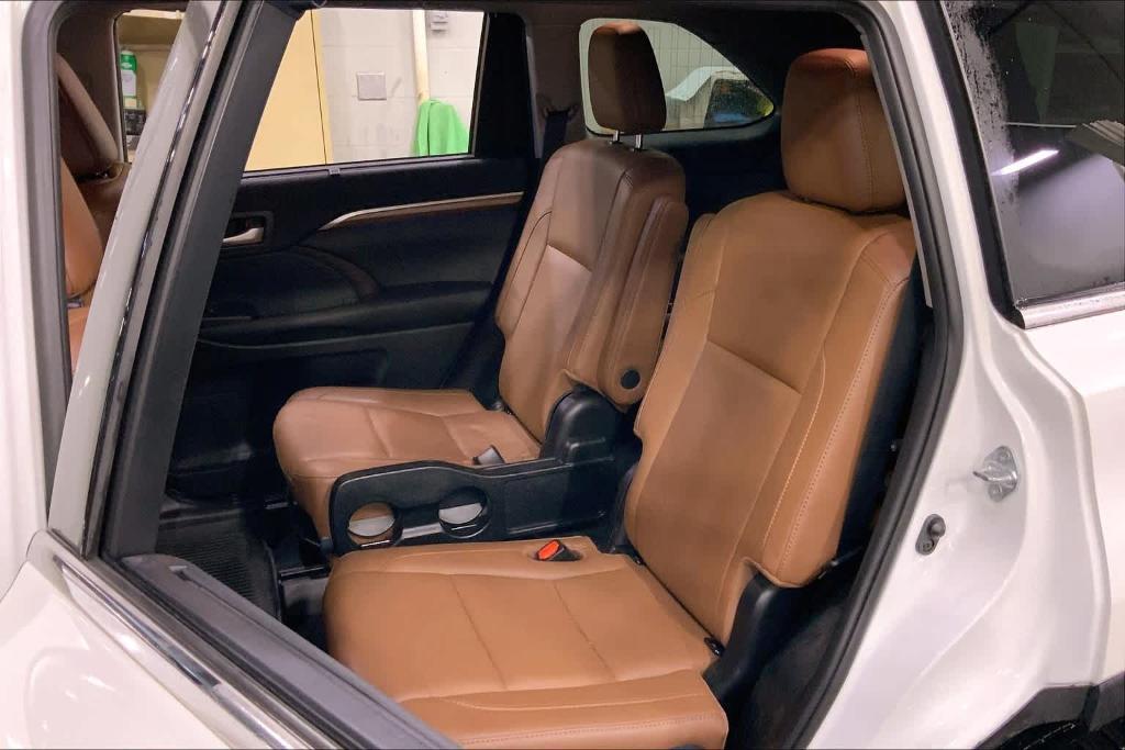 used 2019 Toyota Highlander car, priced at $25,988