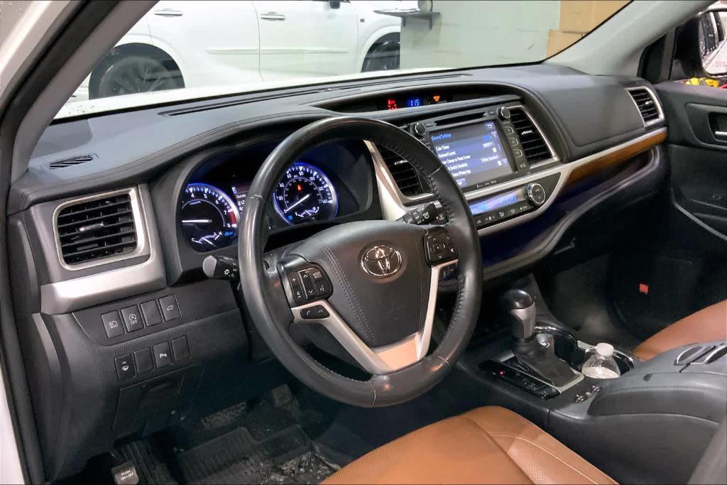 used 2019 Toyota Highlander car, priced at $25,988