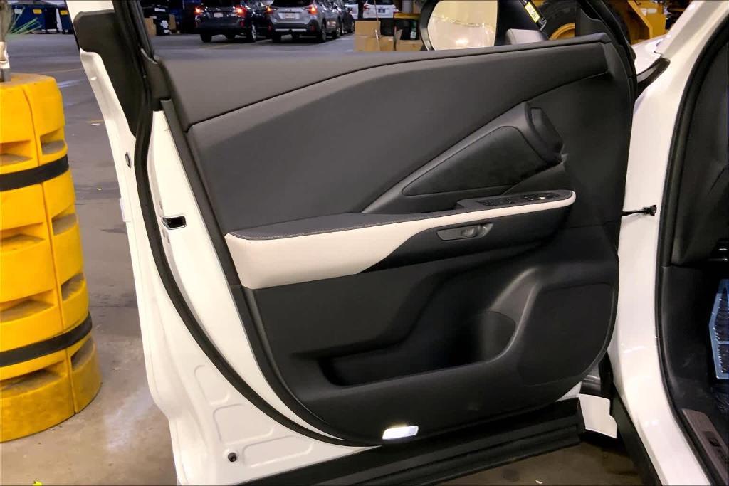 new 2025 Lexus TX 500h car, priced at $73,180