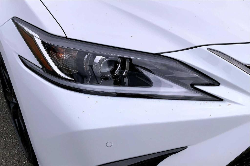 new 2025 Lexus ES 300h car, priced at $52,129