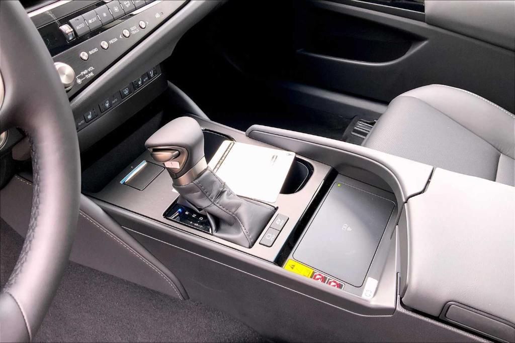 new 2025 Lexus ES 300h car, priced at $52,129