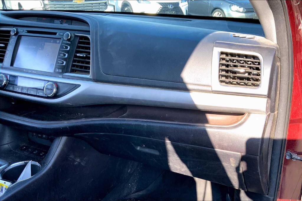used 2018 Toyota Highlander car, priced at $27,988
