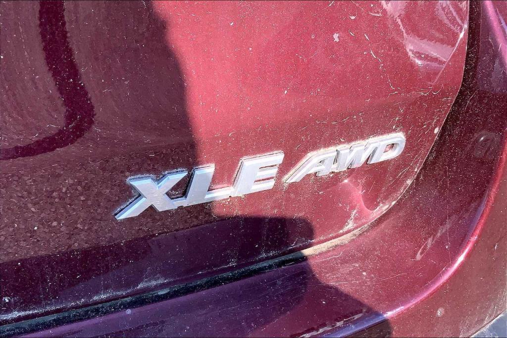 used 2018 Toyota Highlander car, priced at $27,988