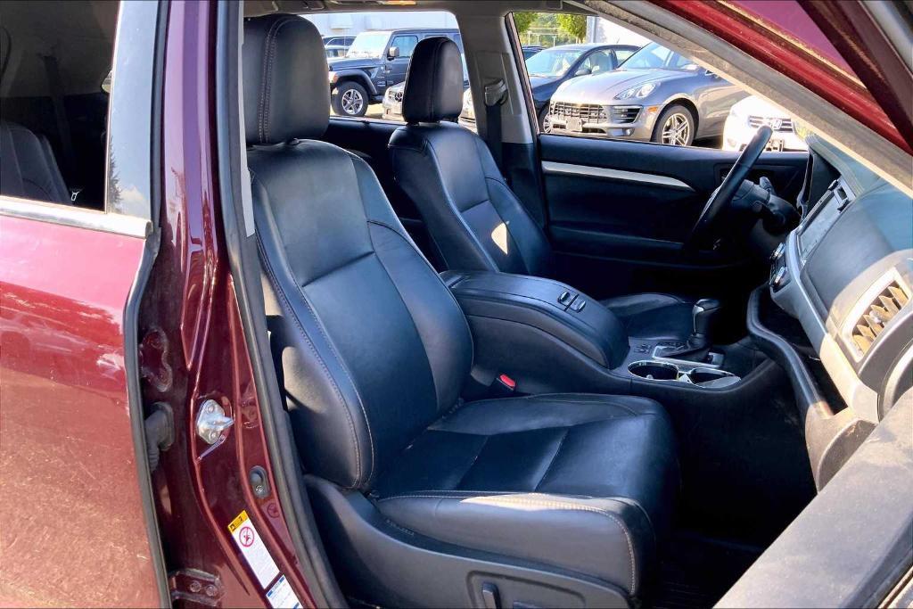 used 2018 Toyota Highlander car, priced at $27,988