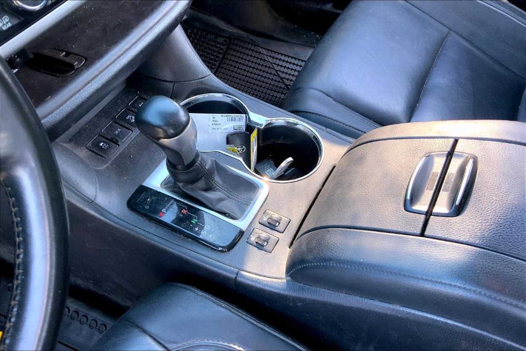 used 2018 Toyota Highlander car, priced at $27,988