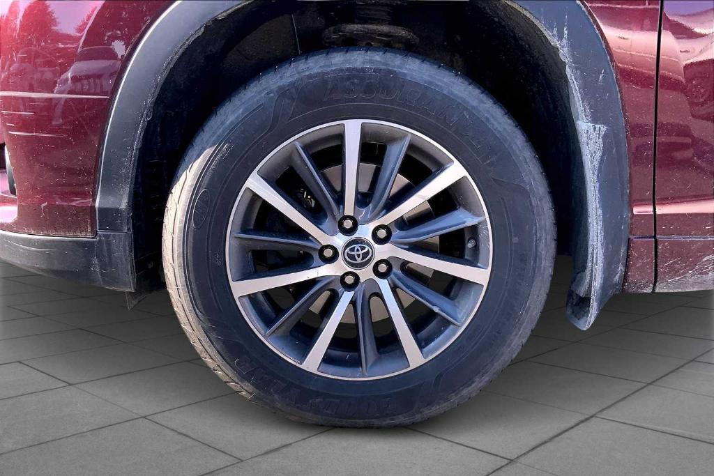 used 2018 Toyota Highlander car, priced at $27,988