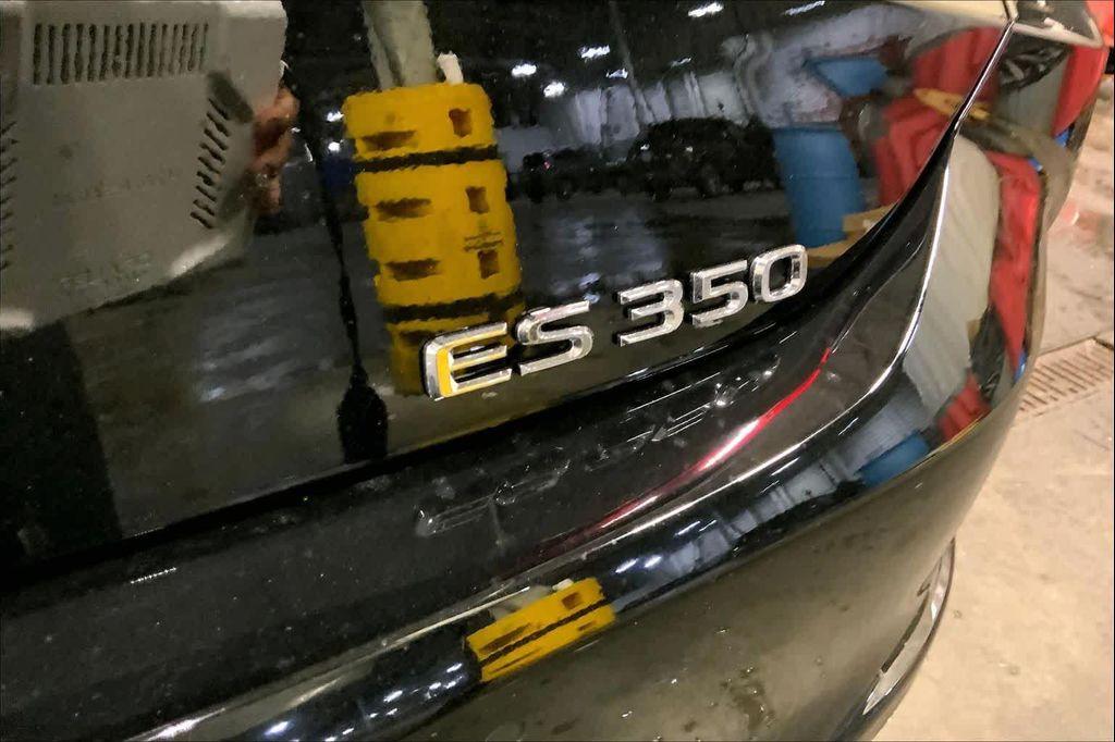 new 2025 Lexus ES 350 car, priced at $56,079