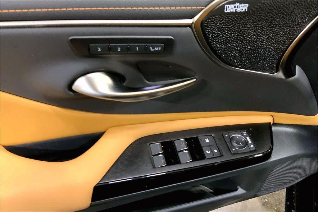 new 2025 Lexus ES 350 car, priced at $56,079