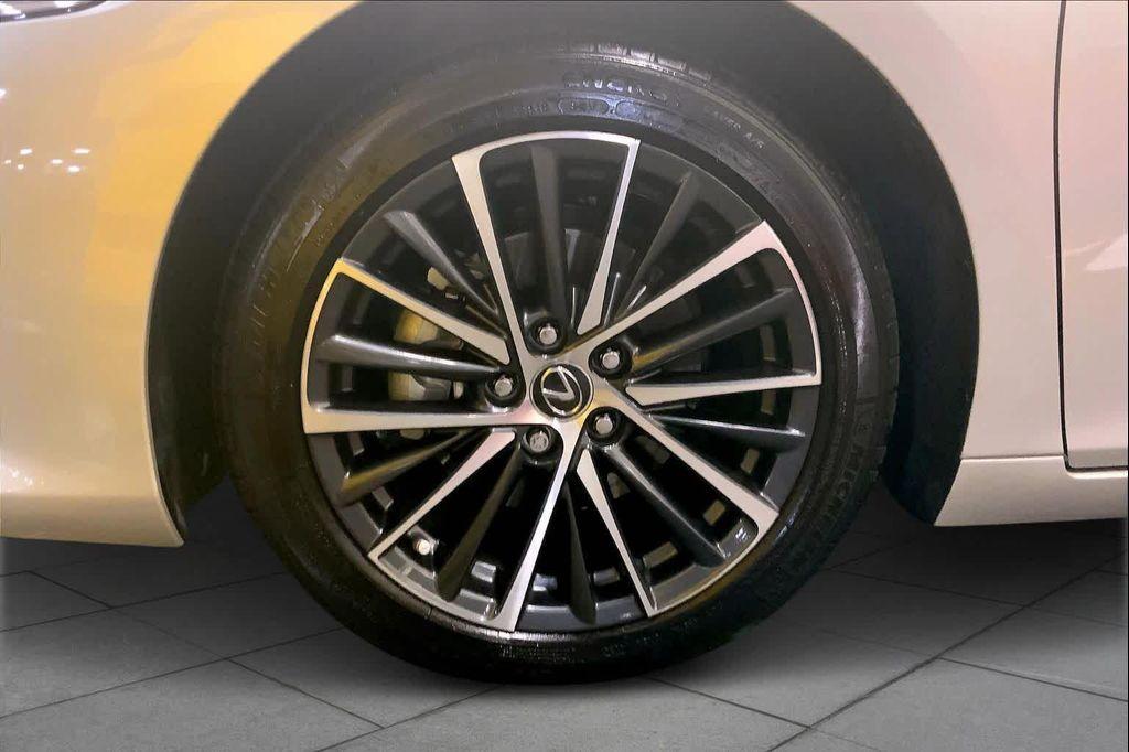 used 2025 Lexus ES 350 car, priced at $46,988