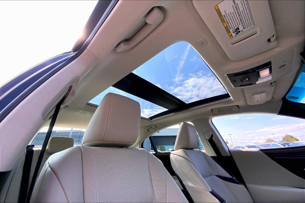 used 2025 Lexus ES 350 car, priced at $53,488