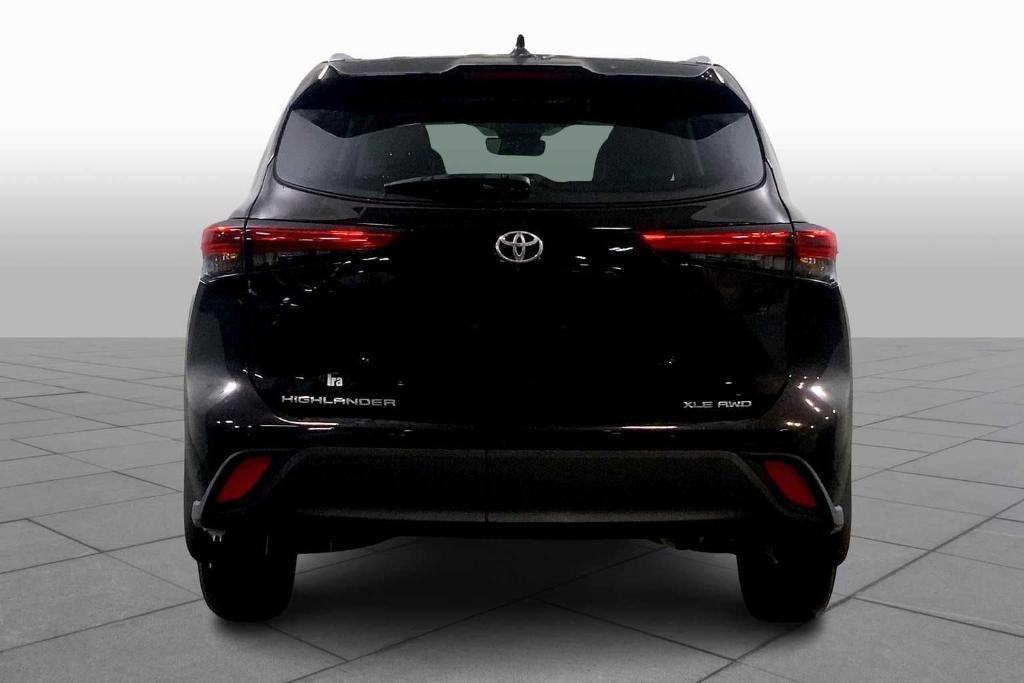 used 2022 Toyota Highlander car, priced at $38,988