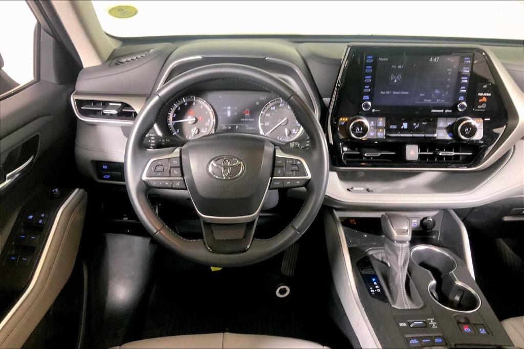 used 2022 Toyota Highlander car, priced at $38,988