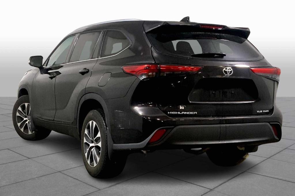 used 2022 Toyota Highlander car, priced at $38,988