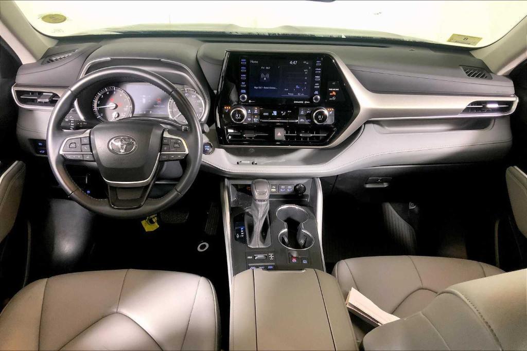 used 2022 Toyota Highlander car, priced at $38,988