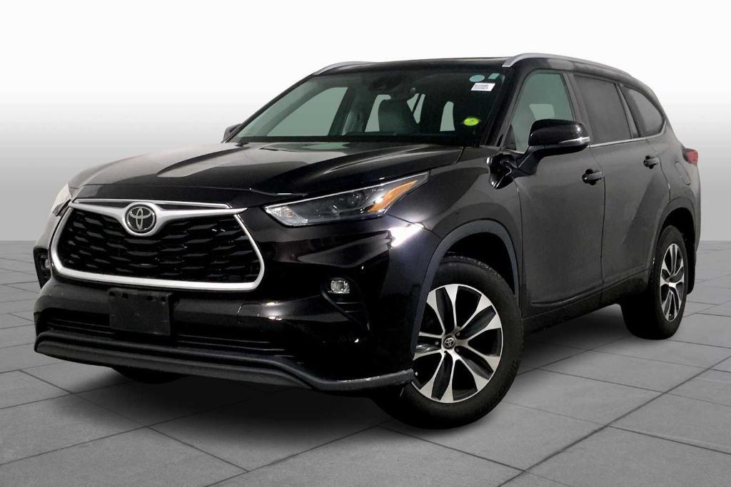 used 2022 Toyota Highlander car, priced at $38,988