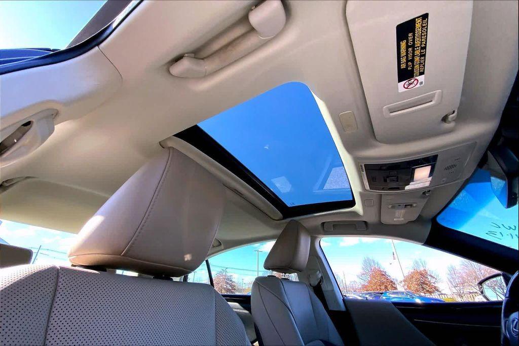 used 2020 Lexus ES 300h car, priced at $34,988