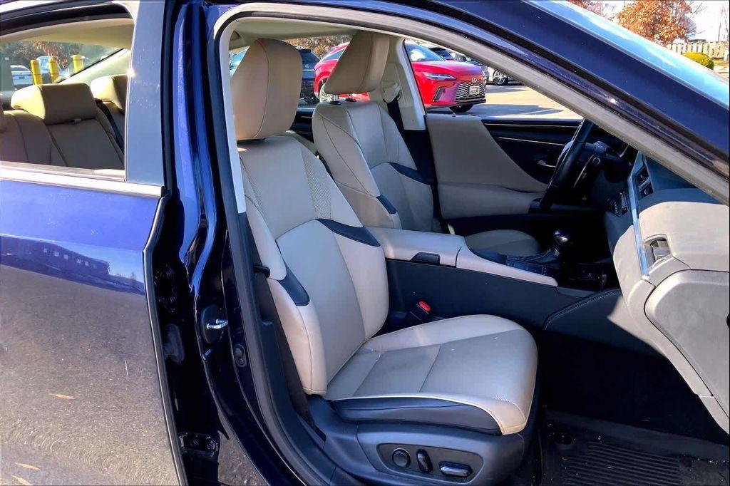 used 2020 Lexus ES 300h car, priced at $34,988