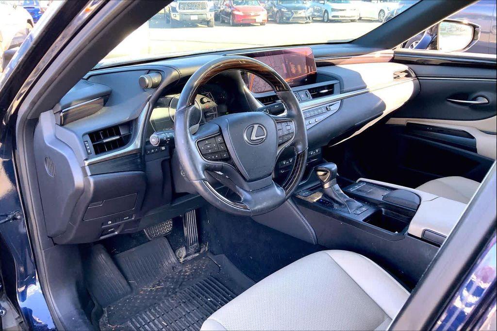 used 2020 Lexus ES 300h car, priced at $34,988