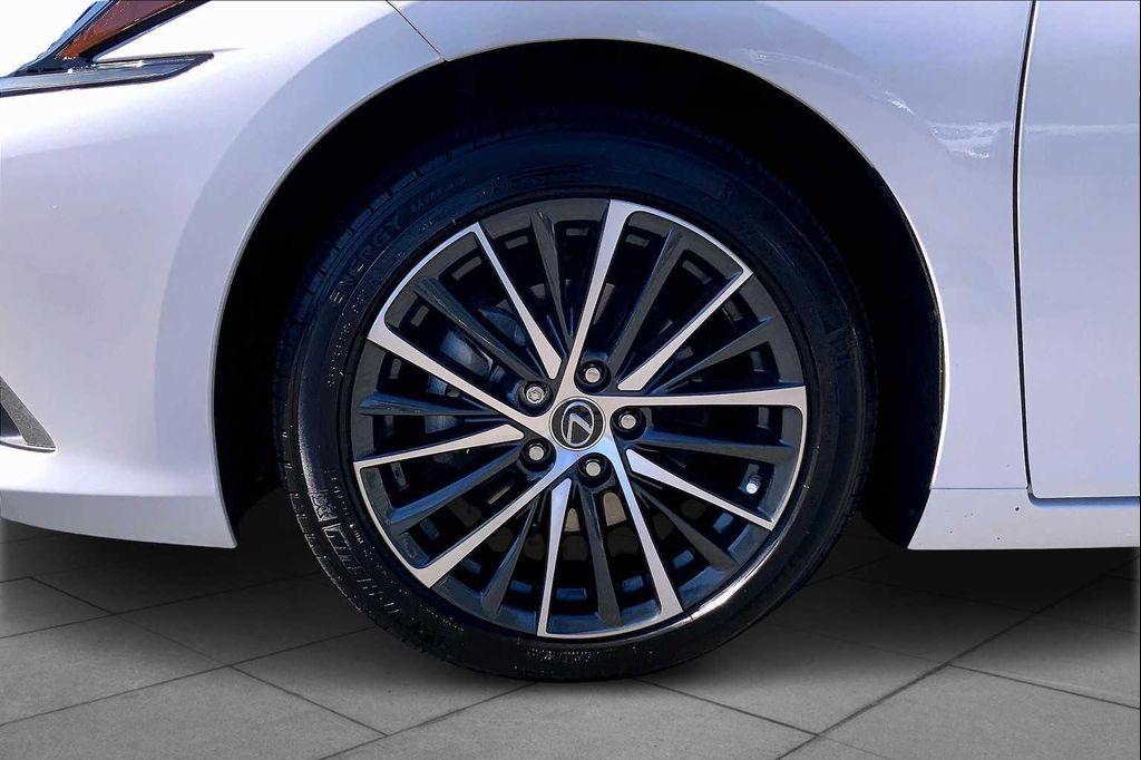 used 2025 Lexus ES 350 car, priced at $42,988