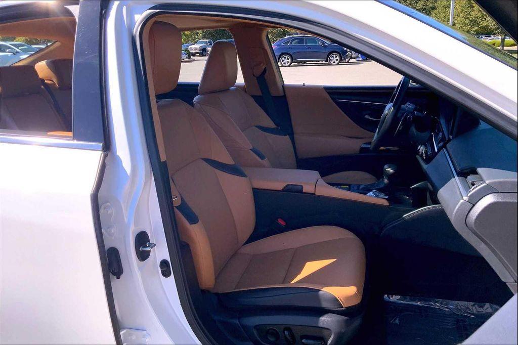 used 2025 Lexus ES 350 car, priced at $42,988