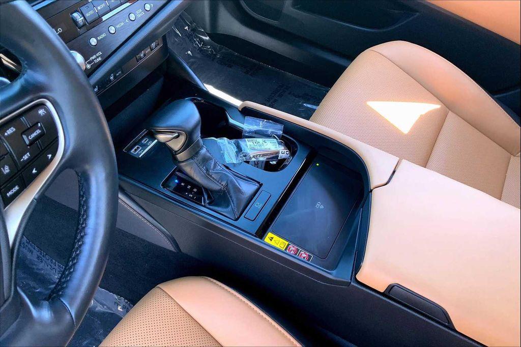 used 2025 Lexus ES 350 car, priced at $42,988