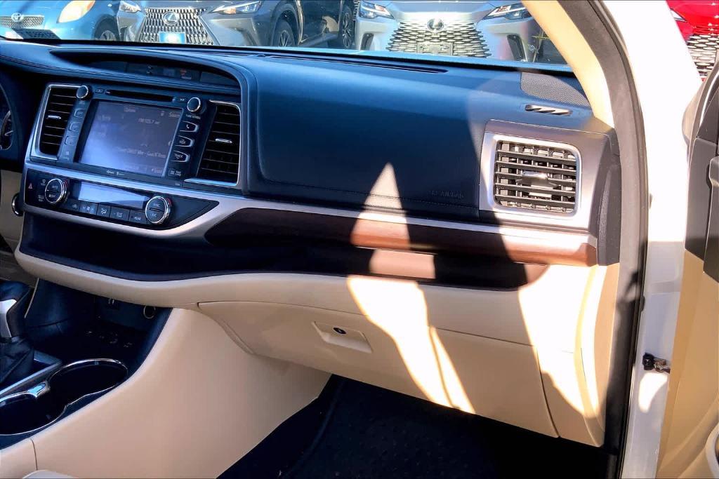 used 2015 Toyota Highlander car, priced at $18,888