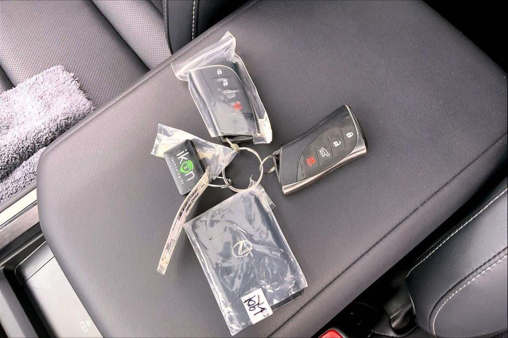 used 2025 Lexus GX 550 car, priced at $79,988