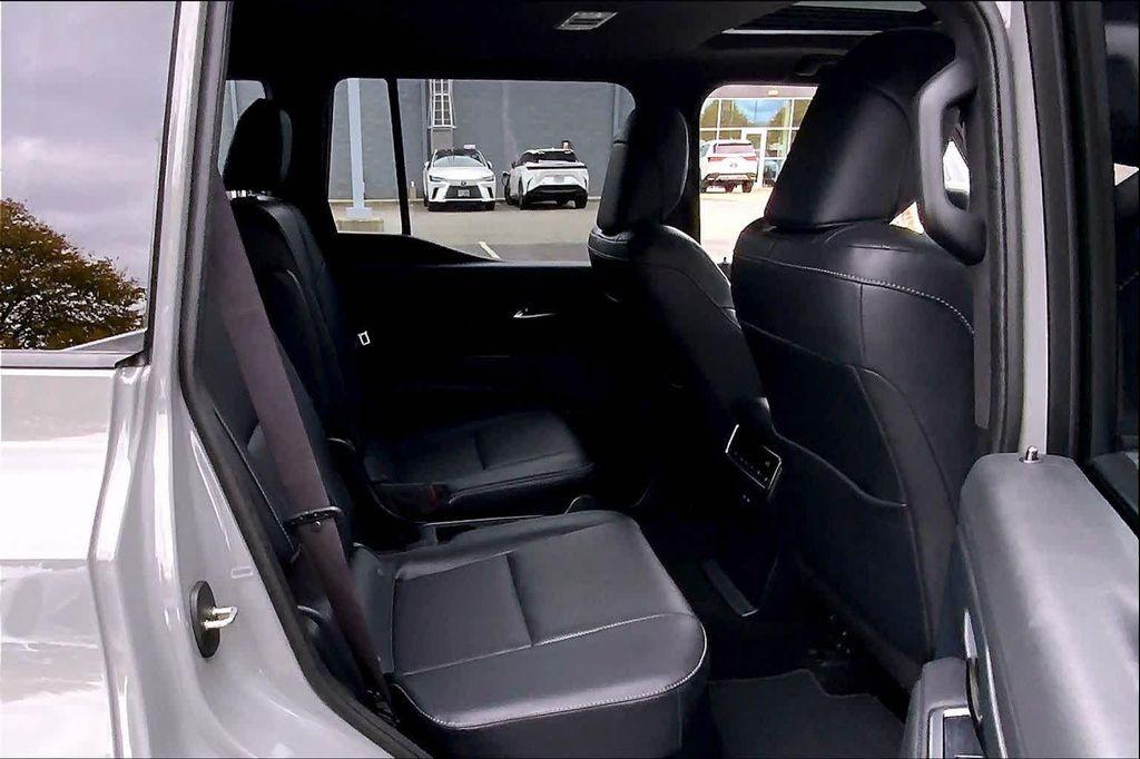used 2025 Lexus GX 550 car, priced at $79,988