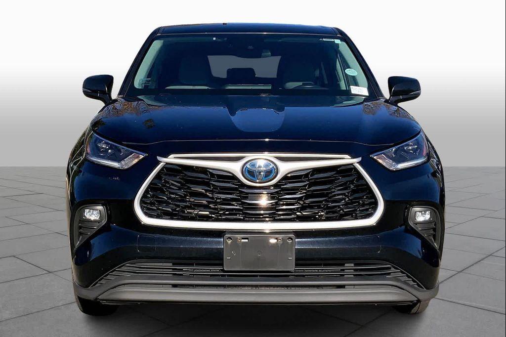 used 2021 Toyota Highlander Hybrid car, priced at $20,988