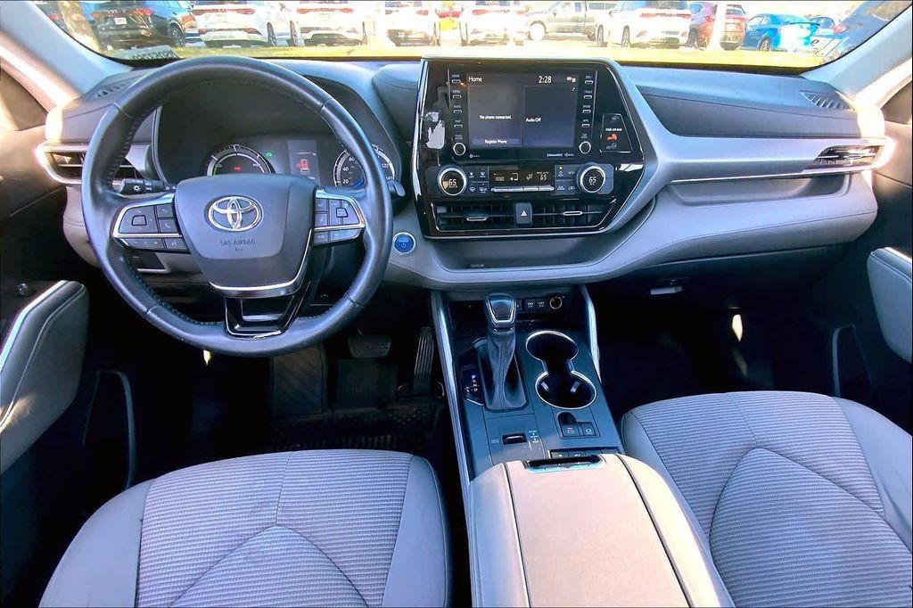 used 2021 Toyota Highlander Hybrid car, priced at $23,988