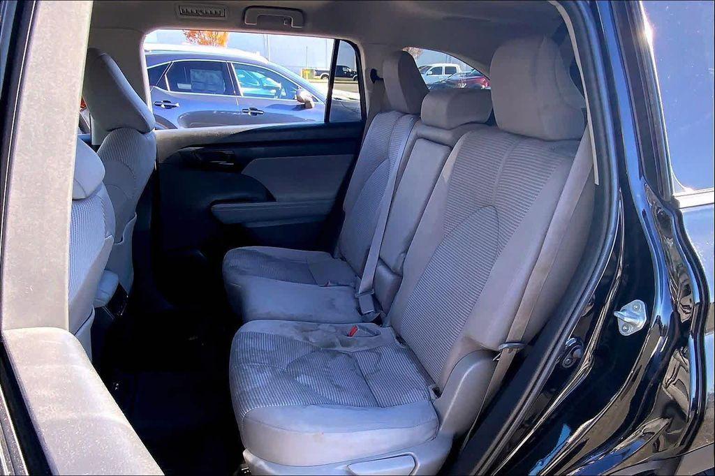 used 2021 Toyota Highlander Hybrid car, priced at $23,988