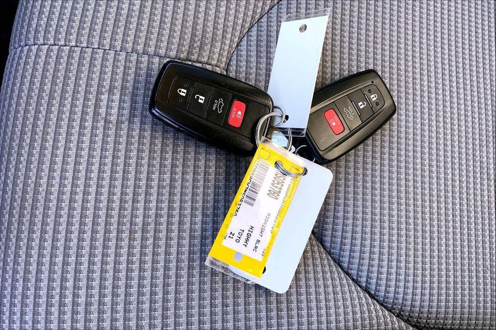 used 2021 Toyota Highlander Hybrid car, priced at $23,988