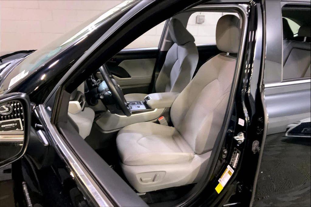 used 2021 Toyota Highlander Hybrid car, priced at $20,988