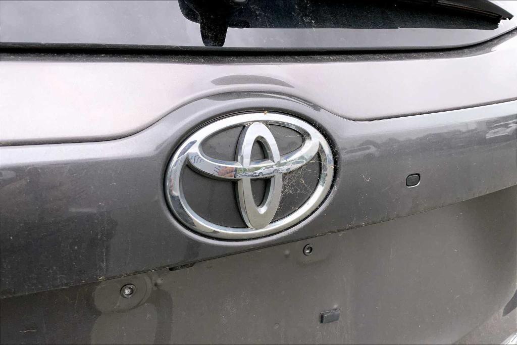 used 2016 Toyota Highlander car, priced at $14,988