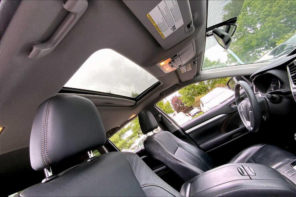 used 2016 Toyota Highlander car, priced at $14,988