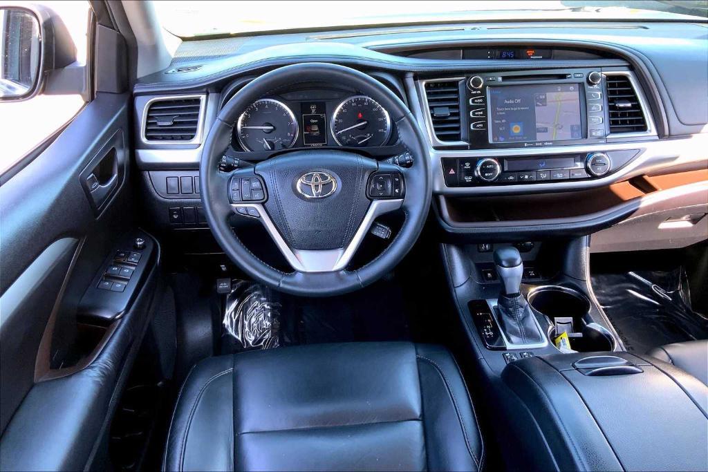 used 2016 Toyota Highlander car, priced at $13,988