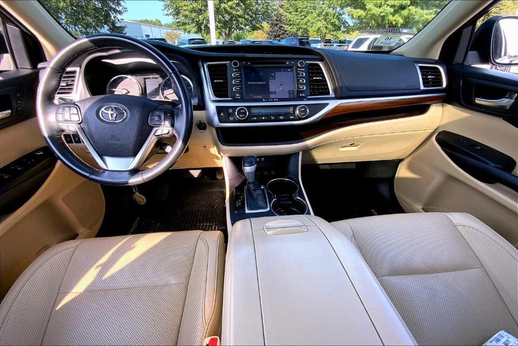 used 2018 Toyota Highlander car, priced at $25,988
