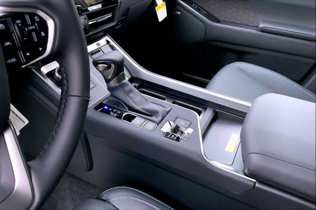 new 2025 Lexus GX 550 car, priced at $83,892