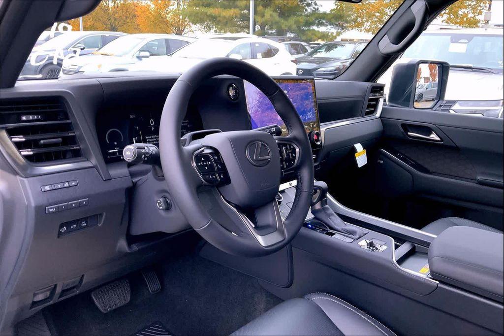 new 2025 Lexus GX 550 car, priced at $83,892