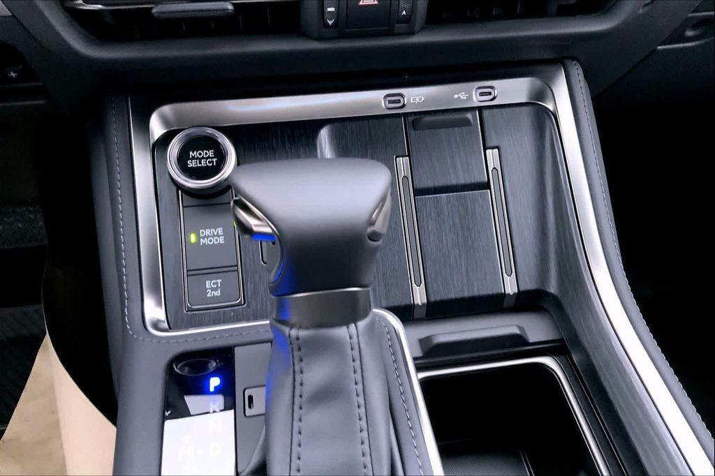 new 2025 Lexus GX 550 car, priced at $83,892