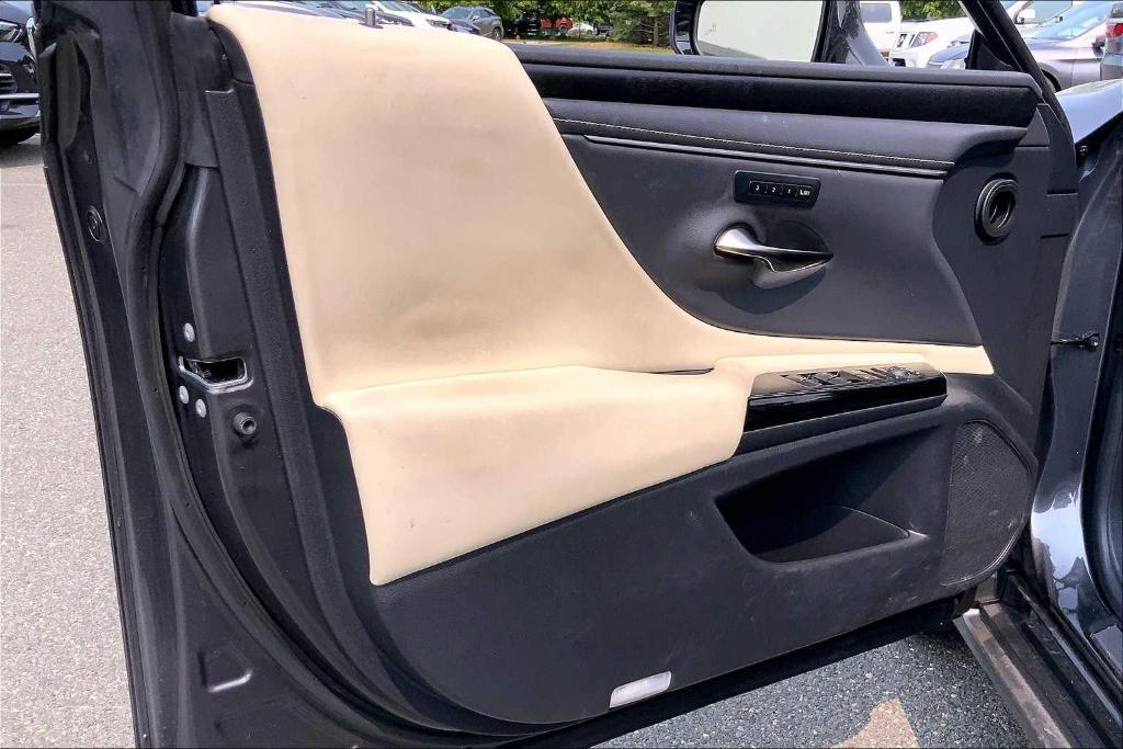 used 2022 Lexus ES 350 car, priced at $37,988