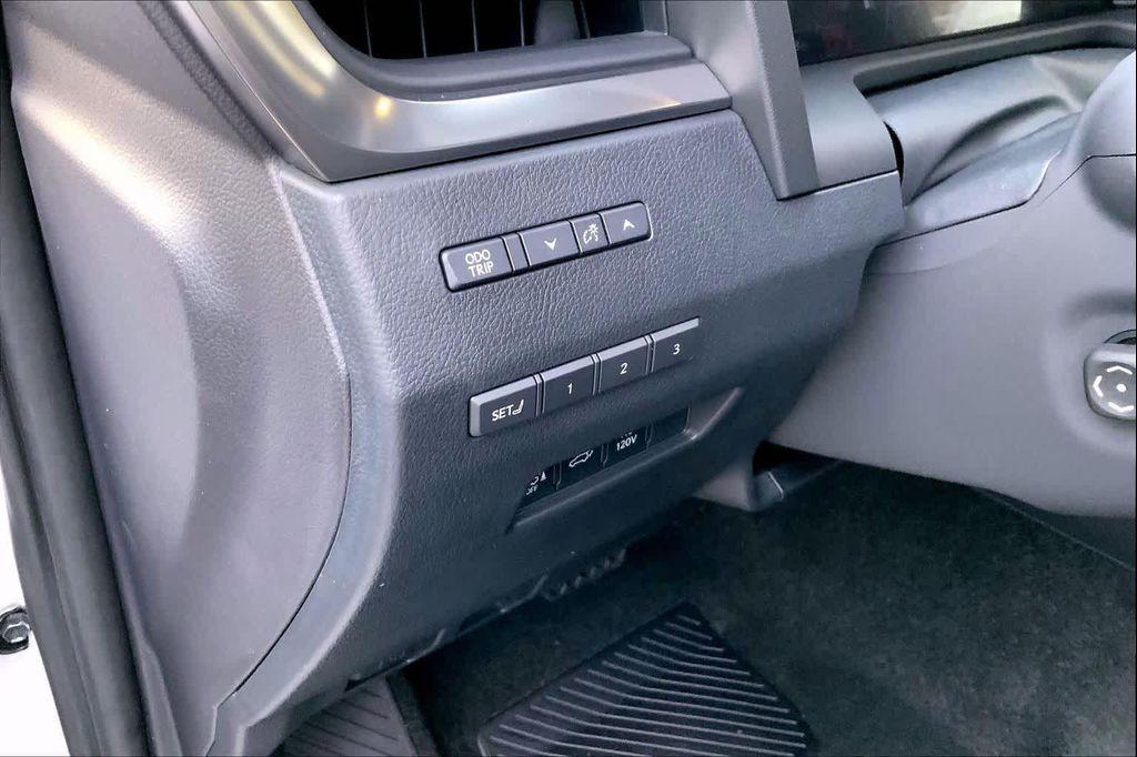 new 2025 Lexus GX 550 car, priced at $74,752